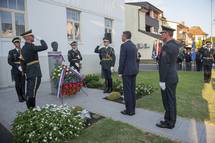 16. 8. 2022, renovci – Predsednik Pahor je tradicionalno, e deseti, poloil venec k spomeniku Joefa Klekla v renovcih (Bor Slana/STA)